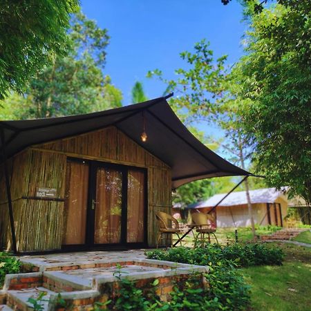 "D'Bamboo Kamp" Desa Wisata Ekang Lagoi Extérieur photo