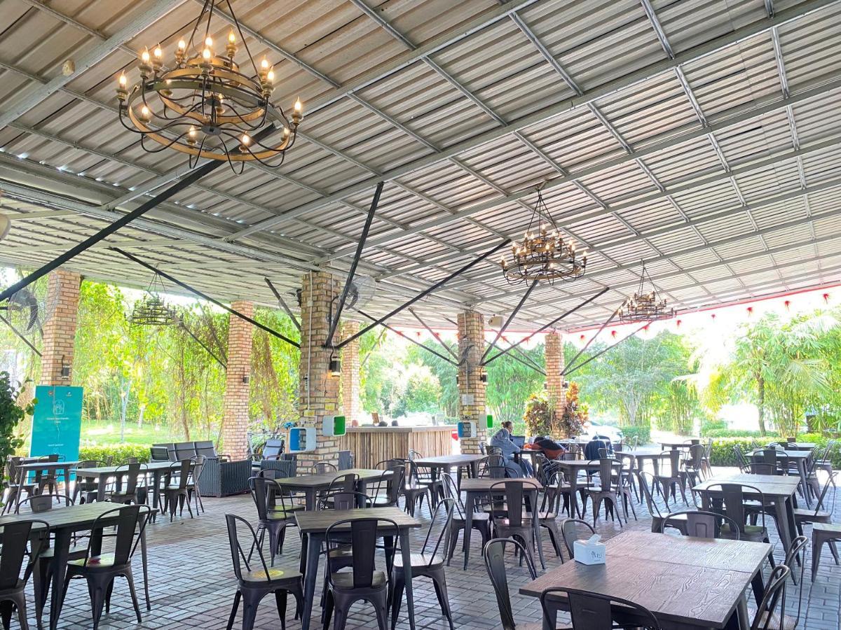 "D'Bamboo Kamp" Desa Wisata Ekang Lagoi Extérieur photo