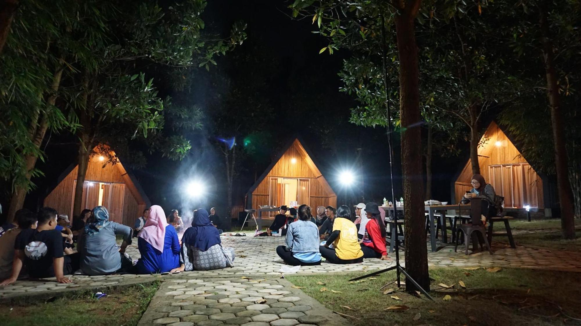 "D'Bamboo Kamp" Desa Wisata Ekang Lagoi Extérieur photo